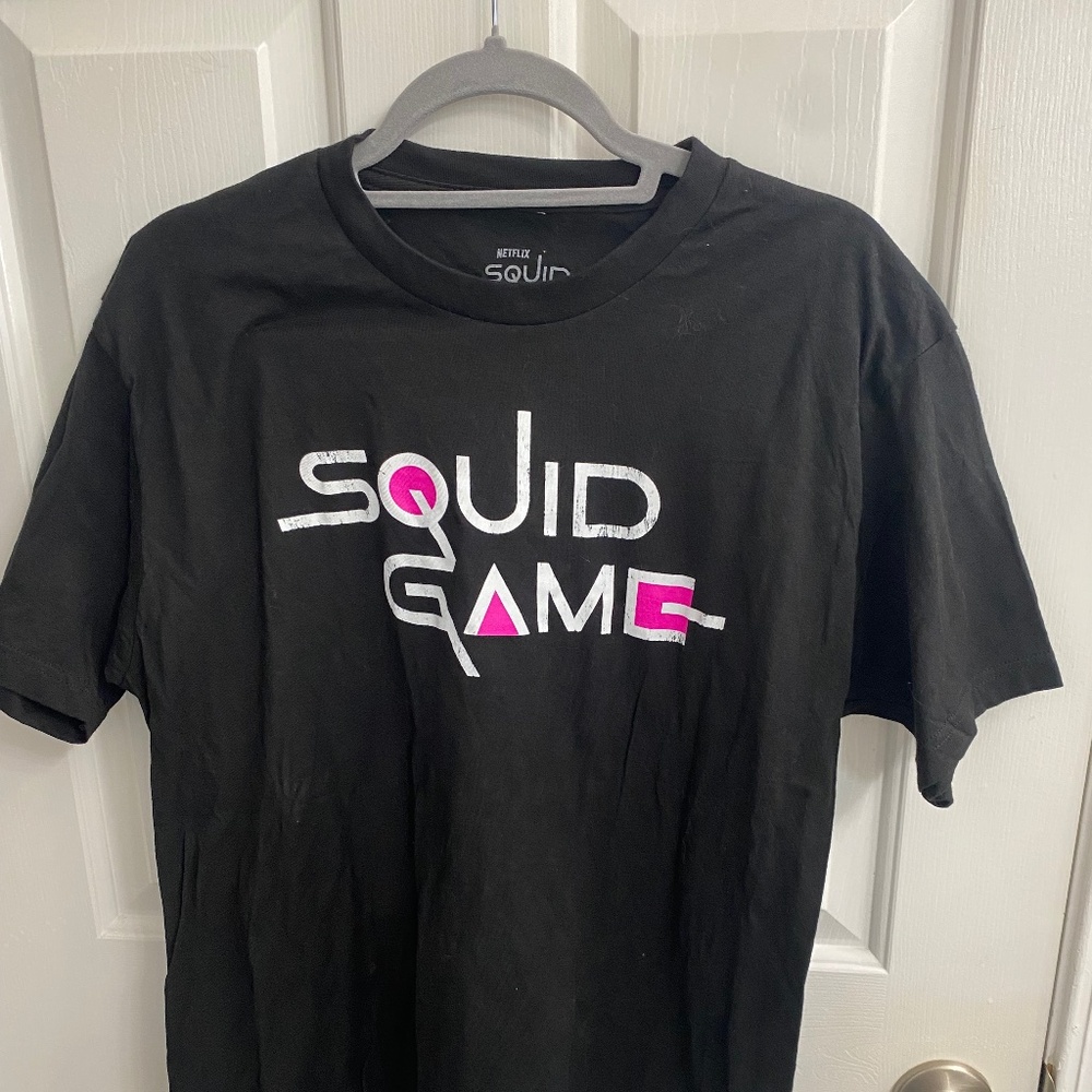 Large Netflix Squid Game Black t-shirt new without tags